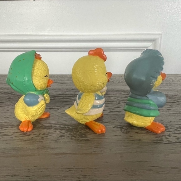 Easter Bunny Figures /Ducklings/Chicks Easter Decorations - Picture 13 of 17